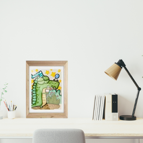 cadre dessin enfant bois sur un bureau
