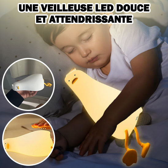 enfant qui dort avec la veilleuse bebe