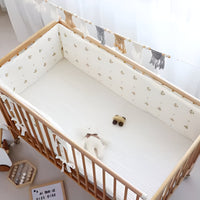 tour de lit bébé dans un lit pour bébé