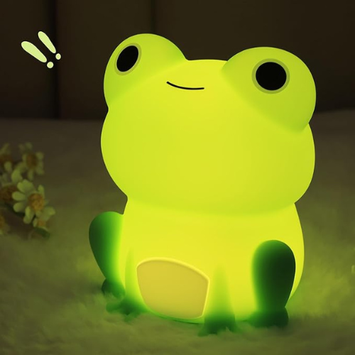 petite veilleuse grenouille allumée